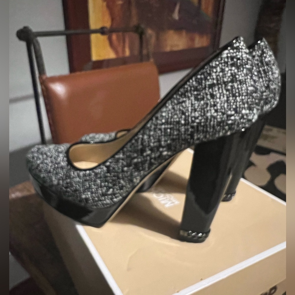NEW TWEED MICHAEL KORS PUMPS! Size 7.5